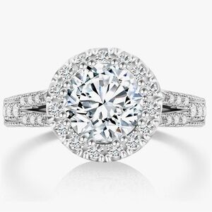 2 Carat Moissanite 925 Sterling Silver Ring
Lab Grown Diamond with COA